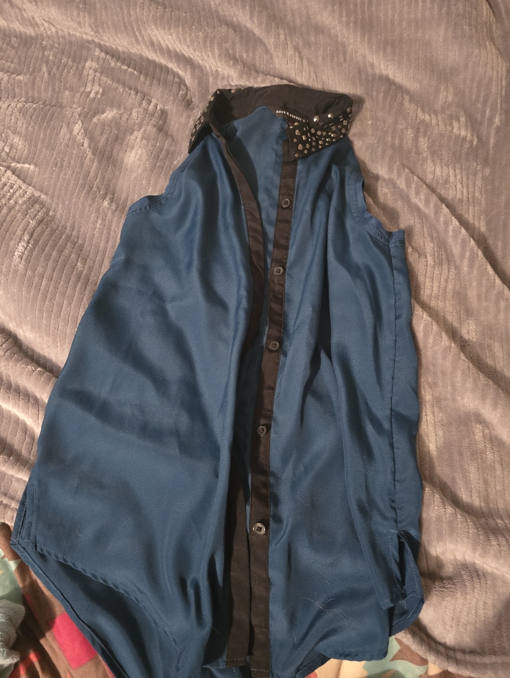 Rock And Republic Teal Sleeveless Button Front Blouse with Studded Collar